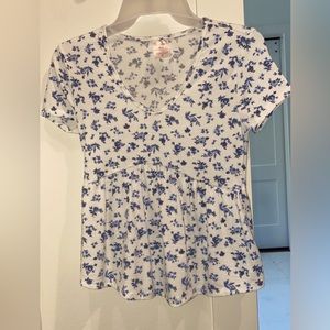 No Boundaries floral top